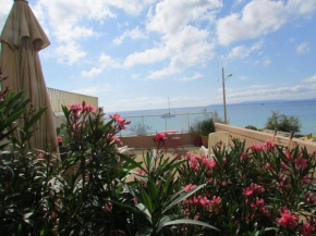 Le Lavandou: Splendide T3 avec terrasse, climatisation, WiFi et parking - FR-1-803-3